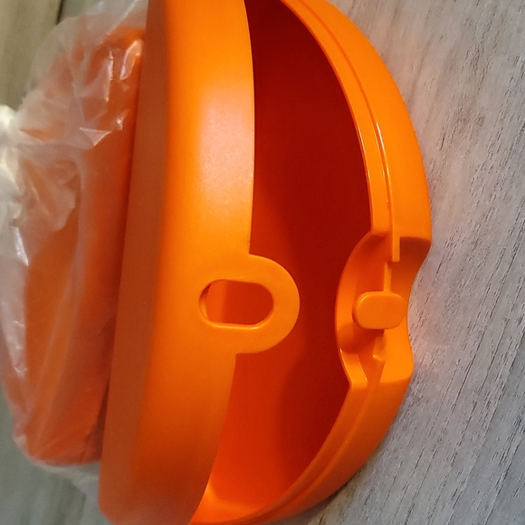 Tupperware Folded Lunch Keepers - Picture 6 of 7